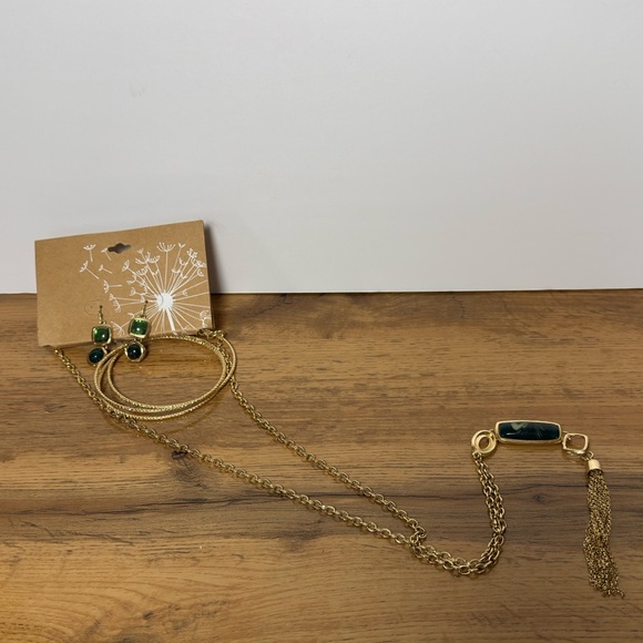 NWT Green Stone Tassel Necklace Earrings Bracelet Set Gold Tone Jewelry - Picture 3 of 4